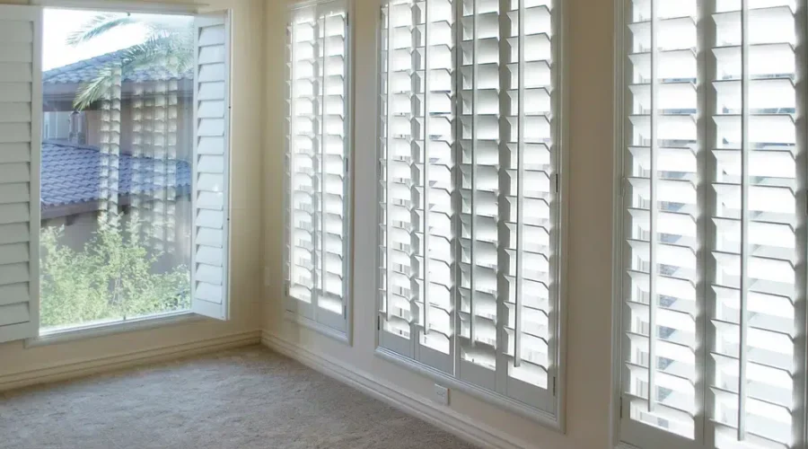 Window-White-Shutters.jpg Window-White-Shutters
